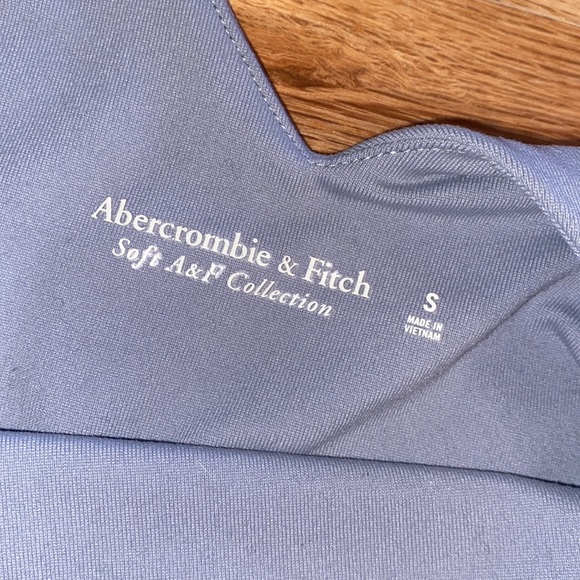 Abercrombie Double-Layered Seamless V-Neck Bodysuit - Picture 3 of 4